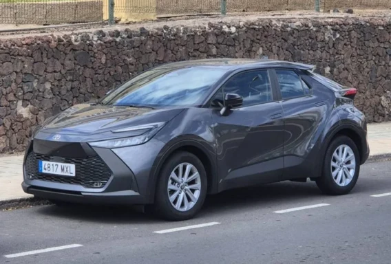 Toyota C-HR Hybrid (Automata, 1.8 l, 5 ülés)
