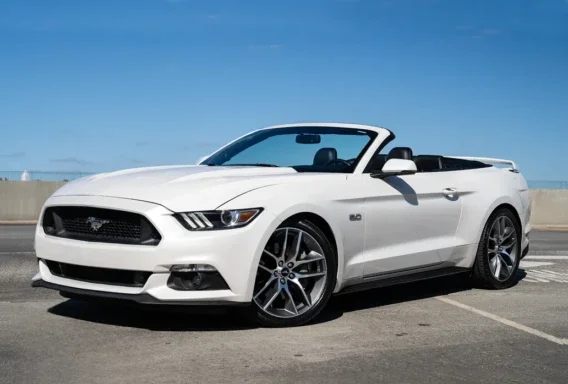 Ford Mustang (Automata, 2.3 l, 4 ülés)
